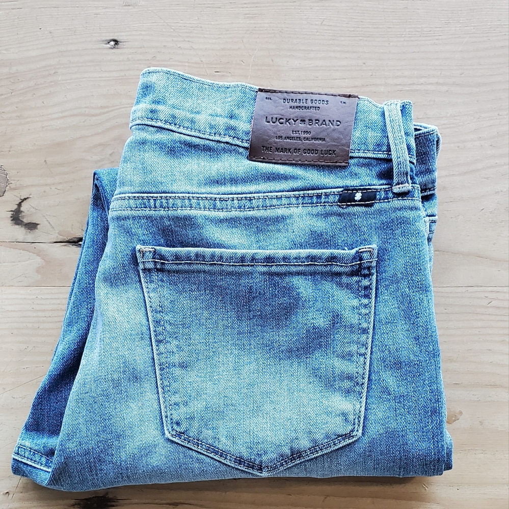 Size 8 Lucky Brand Brooke crop jeans